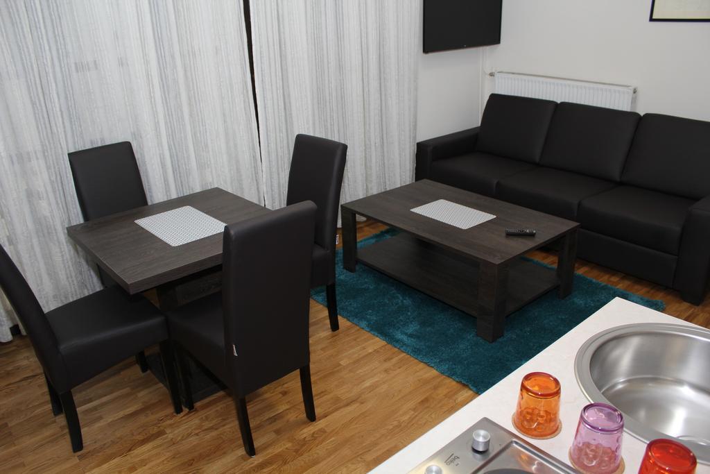 Wake Up Apartments And Rooms Belgrad Exterior foto